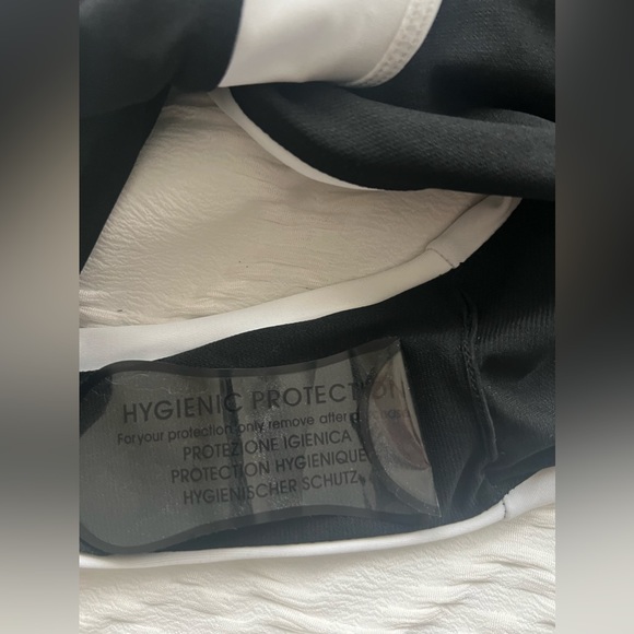 NWOT 2 piece swimsuit - Picture 7 of 8